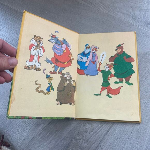Disney Robin Hood Golden Arrow Hardcover Vintage Book 1977 - Picture 3 of 10